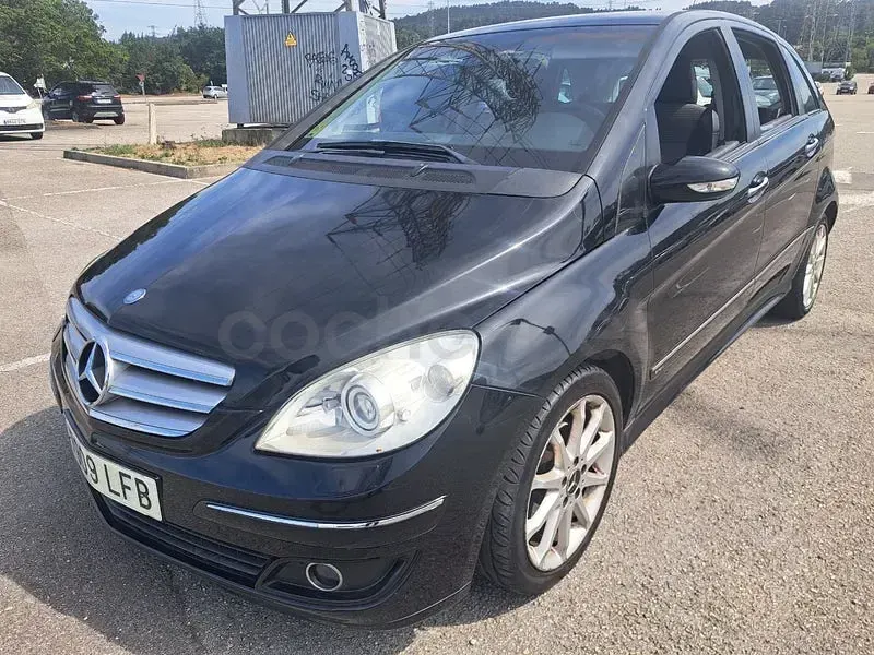 Usado Mercedes B200 140 CV (102 kW) 2010 Negro Monovolumen