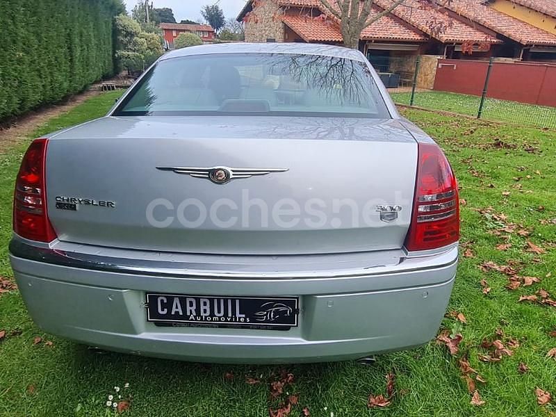 Usado Chrysler 300C 218 CV (160 kW) 2007 Gris / plata Berlina