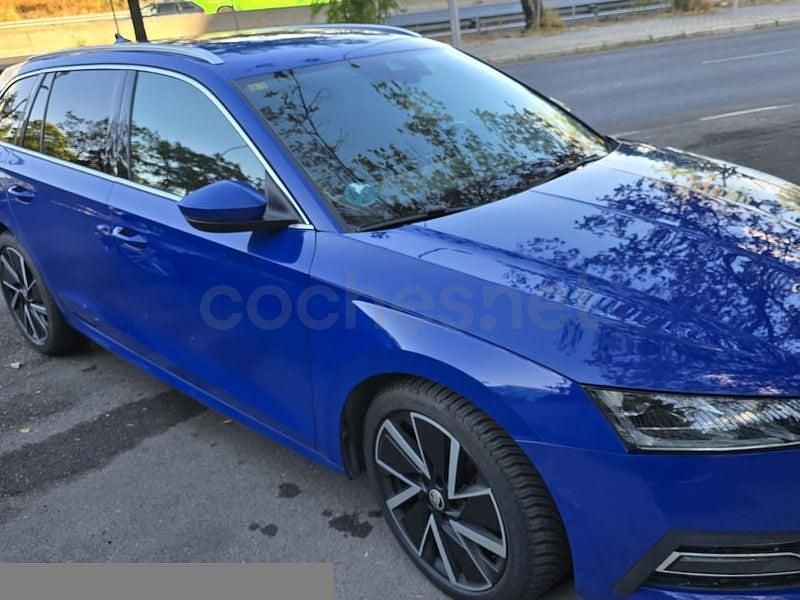 Usado Skoda Octavia Style 150 CV (110 kW) 2020 Azul Familiar