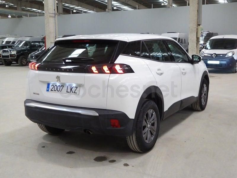 Usado Peugeot 2008 Active 100 CV (73 kW) 2021 Blanco SUV
