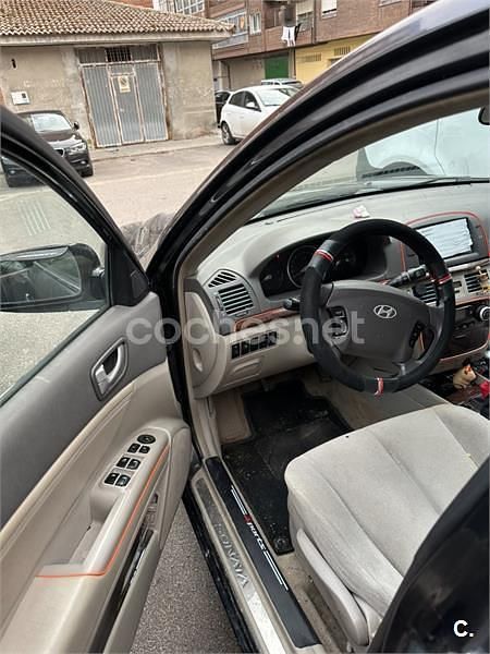 Usado Hyundai Sonata Comfort 140 CV (102 kW) 2007 Negro Berlina