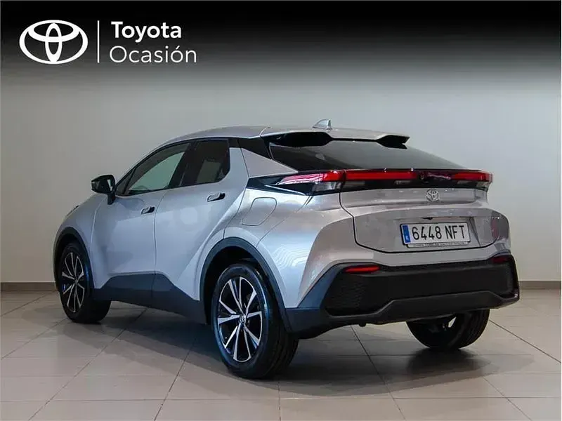 Usado Toyota C-HR Advance 140 CV (102 kW) 2025 Gris / plata SUV