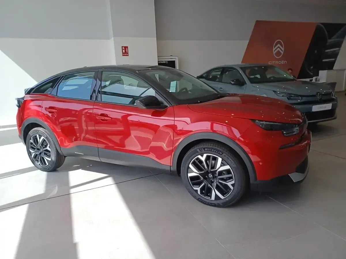 Nuevo Citroën C4 Business Class 145 CV (106 kW) 2026 Rojo SUV