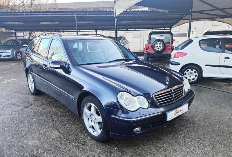 Usado Mercedes C200 Avantgarde 163 CV (119 kW) 2003 Azul Familiar