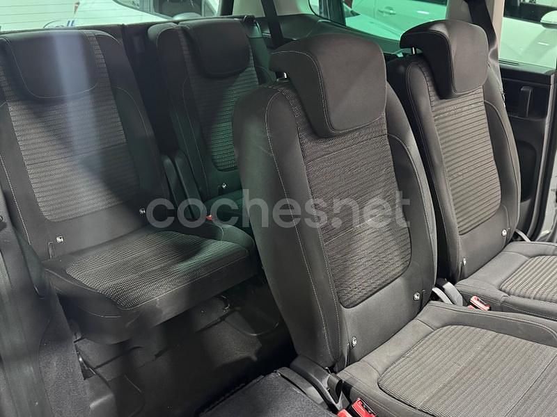 Usado Seat Alhambra 150 CV (110 kW) 2022 Gris / plata Monovolumen