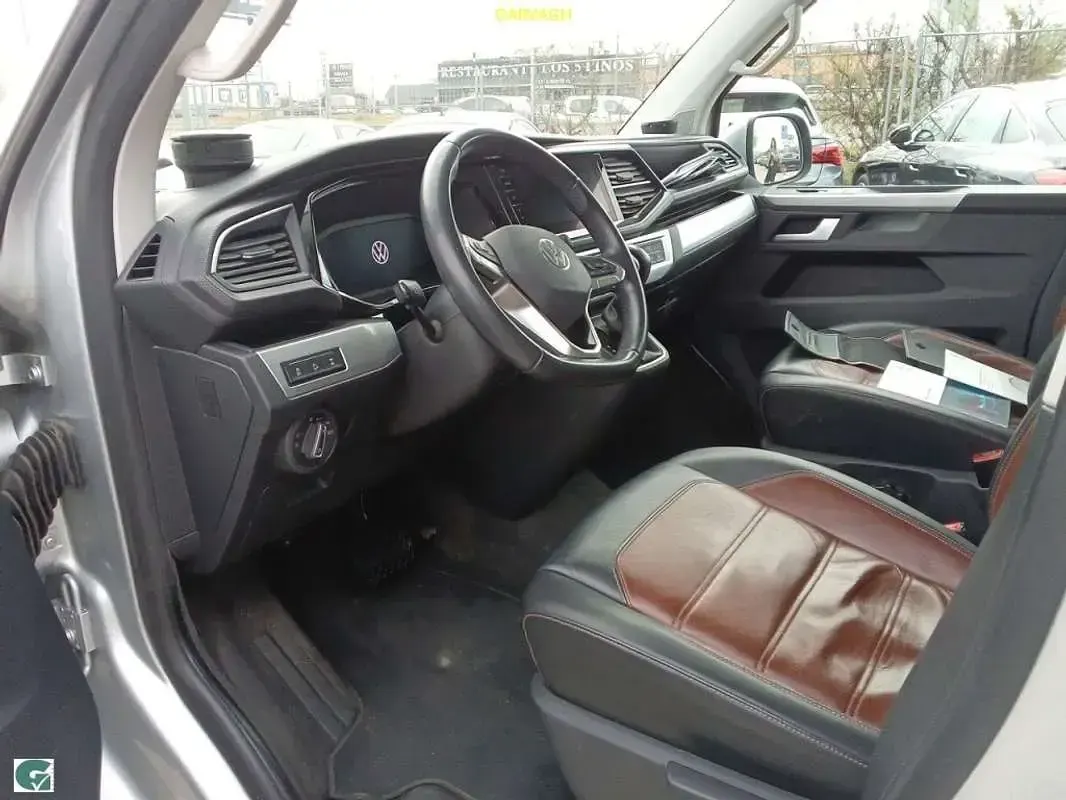 Usado VW Multivan PanAmericana 204 CV (150 kW) 2021 Gris Monovolumen