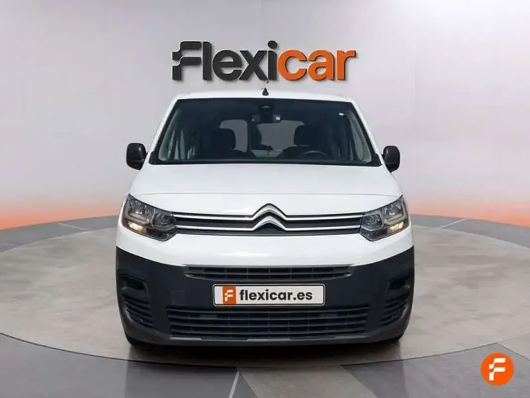 Usado Citroën Berlingo Live 102 CV (75 kW) 2022 Blanco Monovolumen