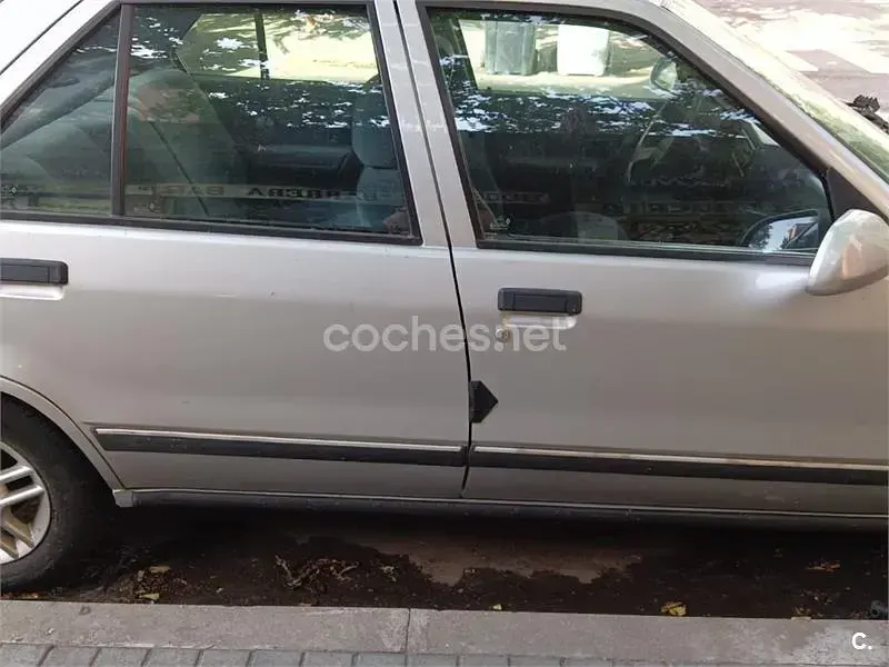 Usado Renault R9 95 CV (69 kW) 1989 Gris / plata Berlina