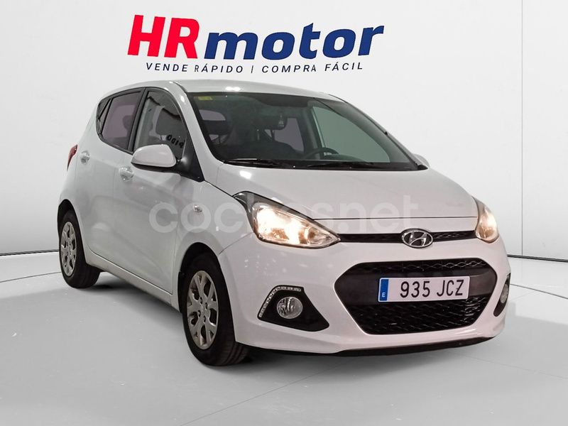 Blanco Usado 2015 Hyundai i10 Utilitario | 8090 € (Precio justo) - Imagen 1/4
