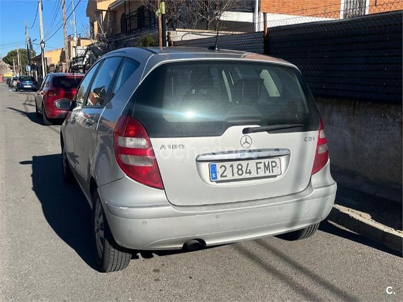 Usado Mercedes A180 Elegance 109 HP (80 kW) 2007 Cinzento Monovolume