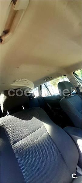 Usado Toyota Avensis Sol 116 CV (85 kW) 2005 Gris / plata Familiar