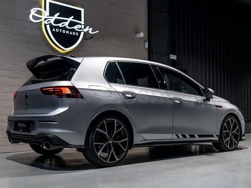 Usado VW Golf VII GTI Clubsport 301 CV (221 kW) 2021 Gris / plata Utilitario
