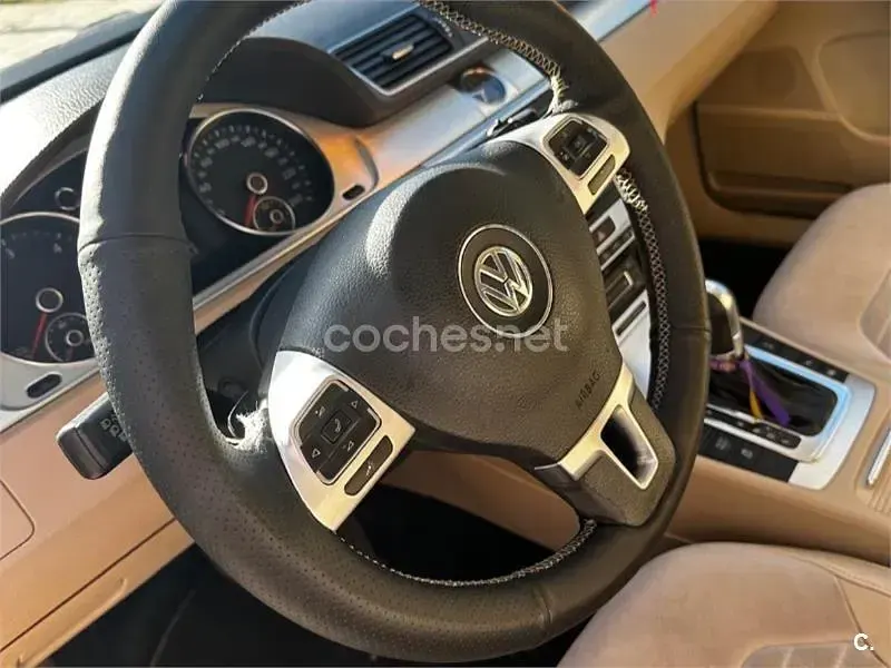 Usado VW Passat Highline 140 HP (102 kW) 2012 Azul Sedan