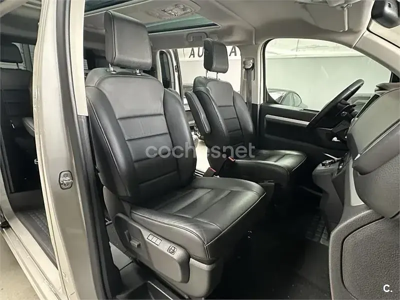 Usado Toyota Proace Verso Luxury 177 CV (130 kW) 2022 Gris / plata Familiar