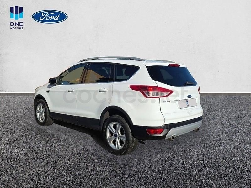 Usado Ford Kuga Trend 120 CV (88 kW) 2016 Blanco SUV