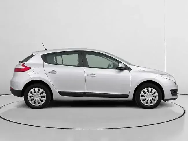 Usado Renault Mégane Authentique 90 CV (66 kW) 2011 Gris Utilitario