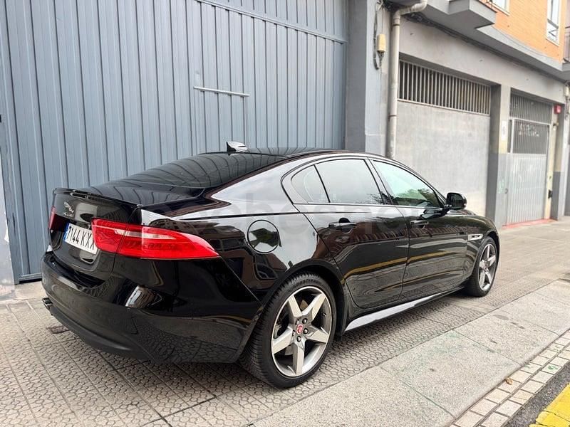 Usado Jaguar XE R-Sport 163 CV (119 kW) 2019 Negro Berlina