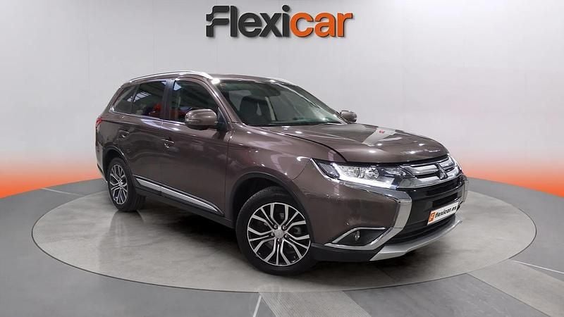 Usado Mitsubishi Outlander Motion 150 CV (110 kW) 2017 Marrón SUV