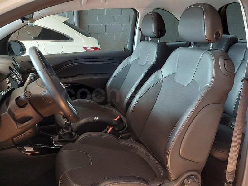 Usado Opel Adam Glam 100 CV (73 kW) 2018 Blanco Utilitario