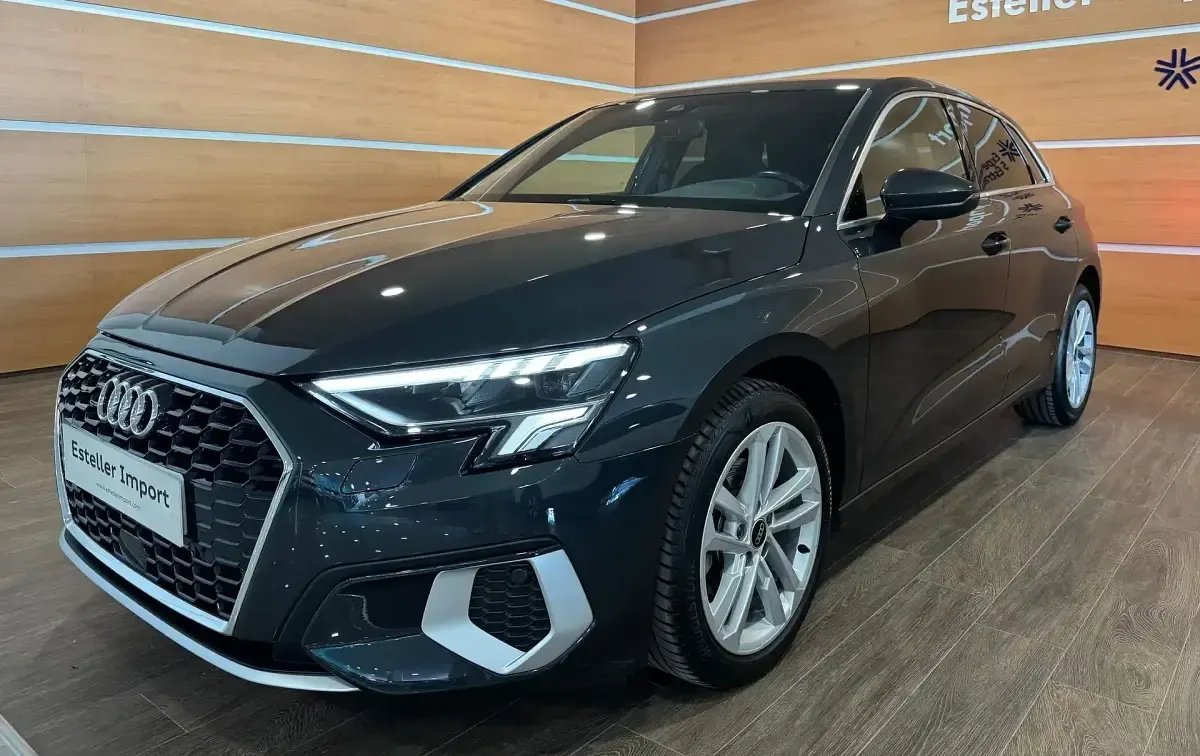 Usado Audi A3 Advanced 110 CV (80 kW) 2023 Gris Berlina