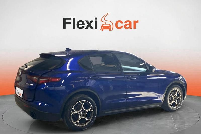 Usado Alfa Romeo Stelvio Sprint 160 CV (117 kW) 2022 Azul SUV