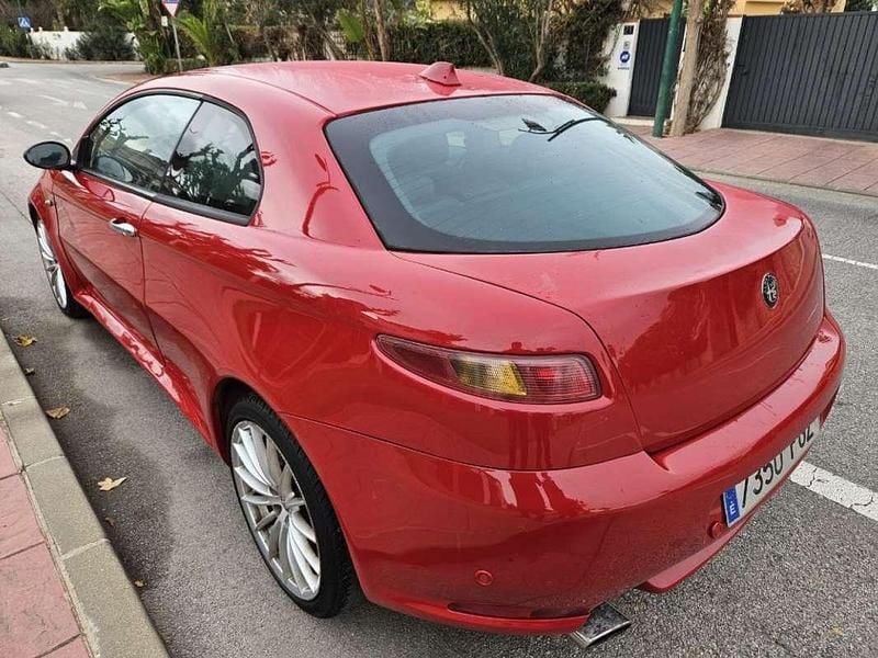 Usado Alfa Romeo GT Distinctive 150 CV (110 kW) 2006 Rojo Coupe
