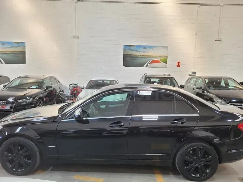 Usado Mercedes C220 Avantgarde 170 CV (125 kW) 2008 Negro Berlina