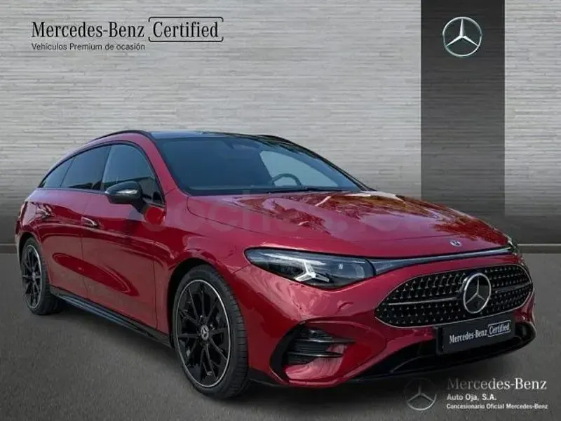 Nuevo Mercedes CLA180 136 CV (100 kW) 2026 Rojo Familiar