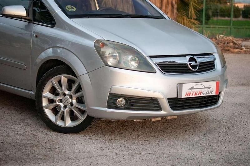 Usado Opel Zafira Enjoy 120 CV (88 kW) 2006 Gris Monovolumen