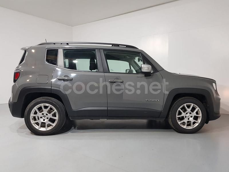Usado Jeep Renegade Limited 120 CV (88 kW) 2022 Gris / plata SUV