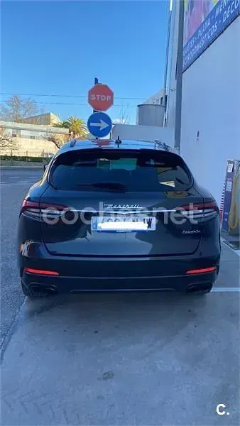 Usado Maserati Levante 275 CV (202 kW) 2017 Gris / plata SUV
