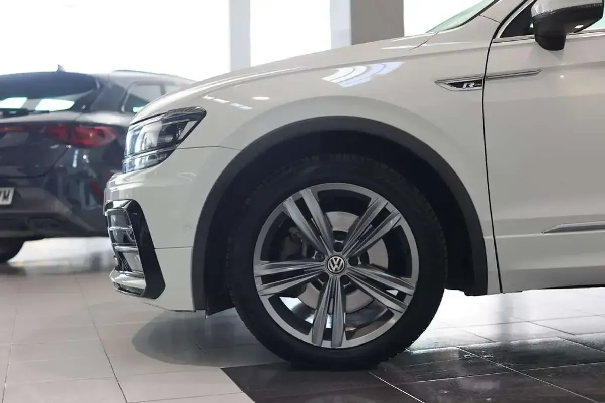 Usado VW Tiguan R-line 190 CV (139 kW) 2020 Blanco SUV