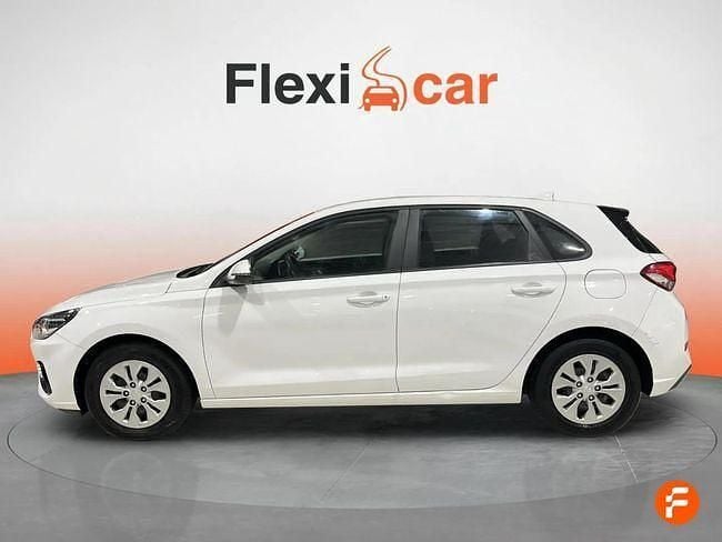 Usado Hyundai i30 120 CV (88 kW) 2022 Blanco Utilitario
