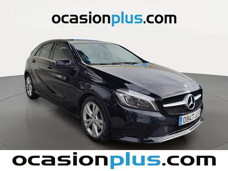 Usado Mercedes A200 Urban 136 CV (100 kW) 2016 Negro Utilitario