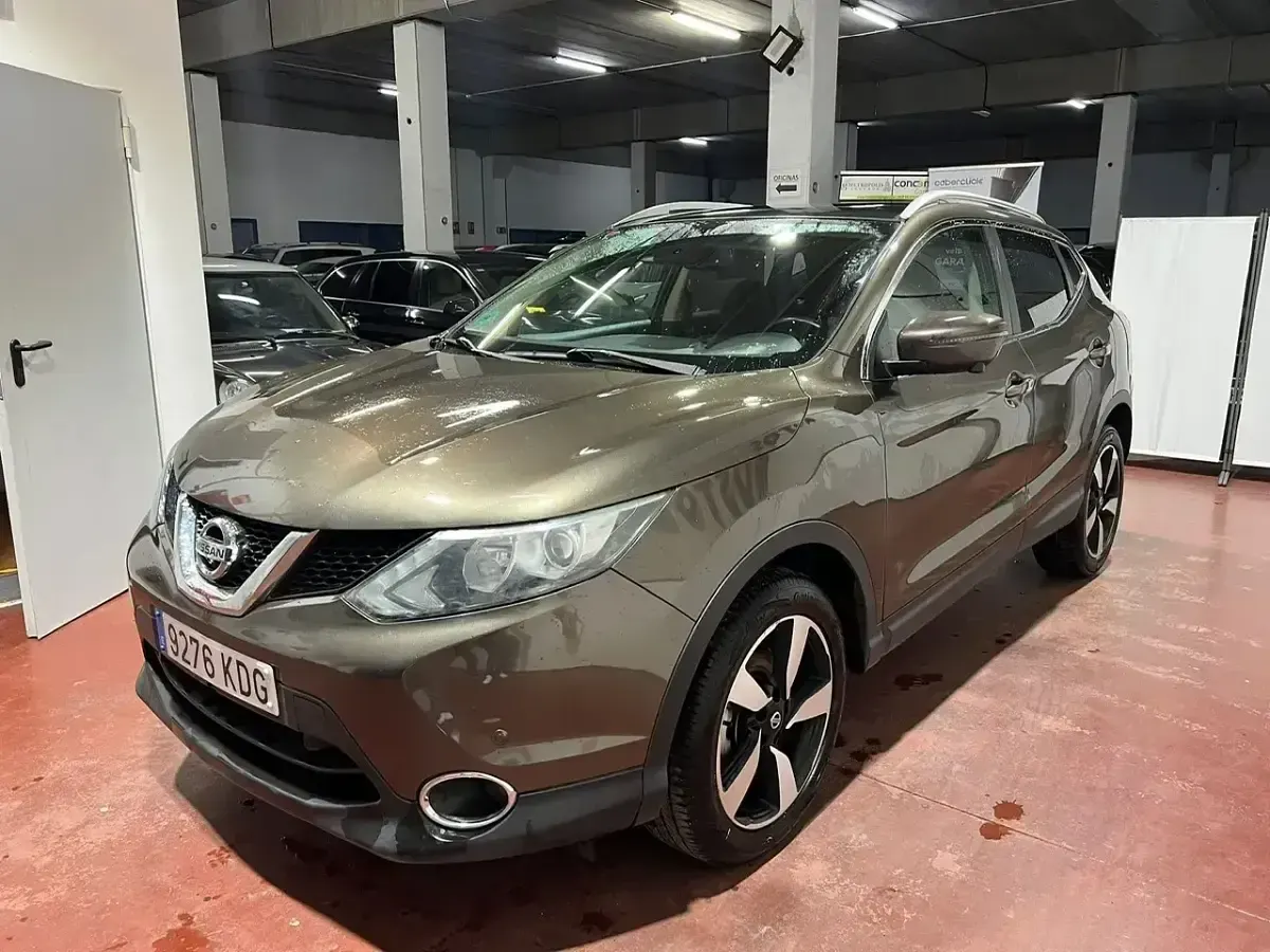 Usado Nissan Qashqai N-Connecta 110 CV (80 kW) 2017 Marrón SUV