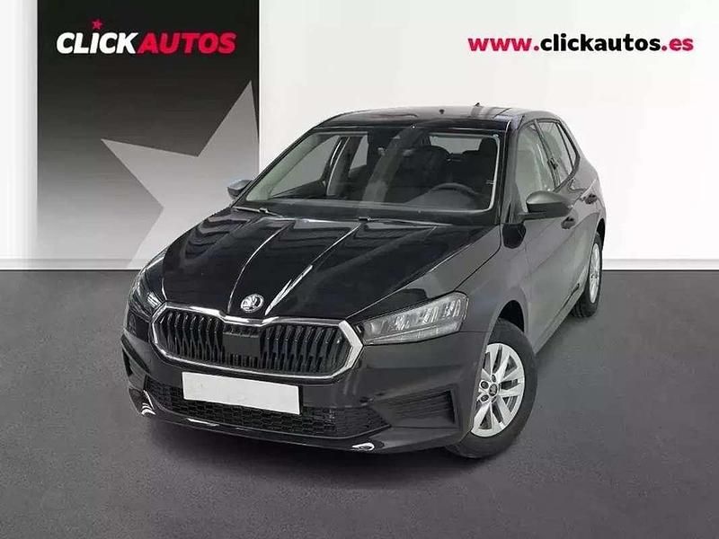 Negro Usado 2025 Skoda Fabia Essence Utilitario | 15.100 € (Super precio) - Imagen 1/4