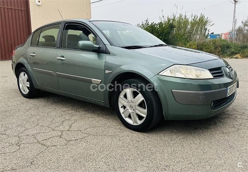 Usado Renault Mégane II Expression 100 CV (73 kW) 2005 Verde Berlina