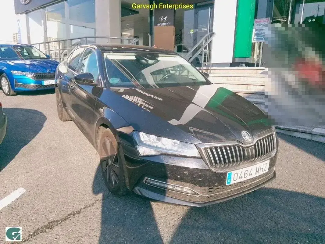 Usado Skoda Superb Style 150 CV (110 kW) 2023 Negro Berlina