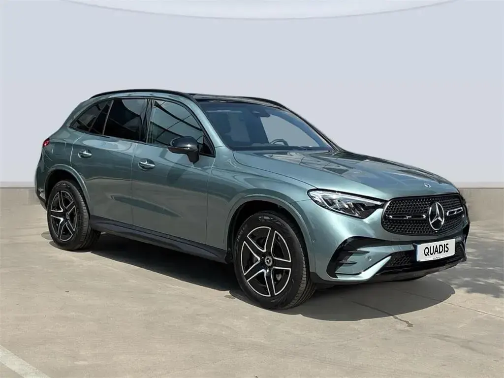 Usado Mercedes GLC300de 333 CV (244 kW) 2026 Plata verde SUV