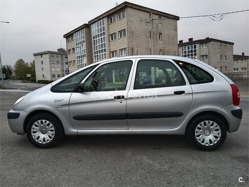 Usado Citroën Xsara Picasso 110 CV (80 kW) 2007 Gris / plata Monovolumen