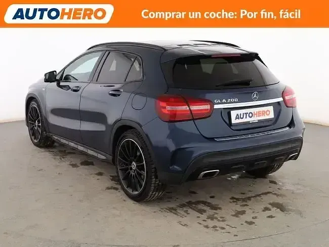 Begagnad Mercedes GLA200 Urban 156 HK (114 kW) 2020 Blå SUV
