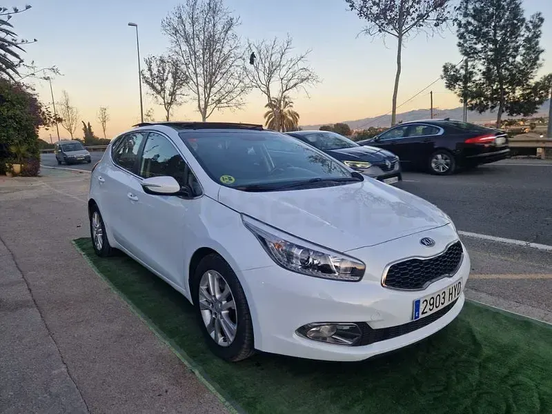 Usado Kia Ceed GT 128 CV (94 kW) 2014 Blanco Berlina