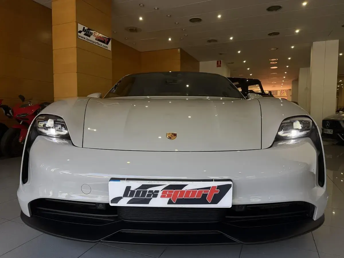 Usado Porsche Taycan 280 kW (381 CV) 2023 Gris crayón Berlina