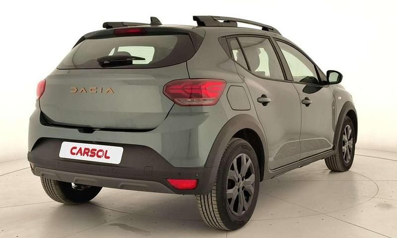 Usado Dacia Sandero Extreme 101 CV (74 kW) 2025 Verde Utilitario