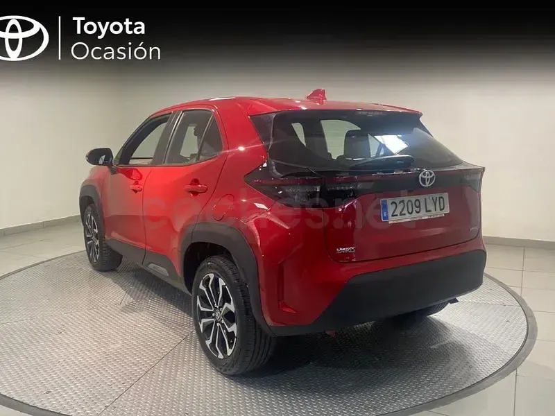 Usado Toyota Yaris Cross Active 116 CV (85 kW) 2022 Rojo SUV