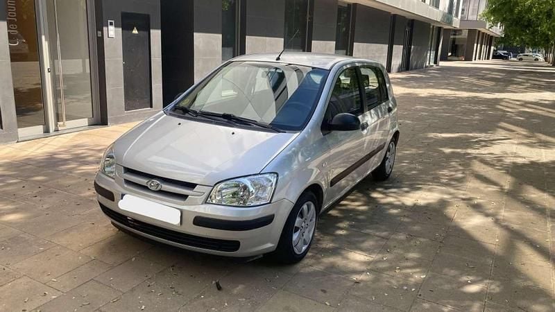 Plateado Usado 2004 Hyundai Getz Utilitario | 3200 € (Precio justo) - Imagen 1/4
