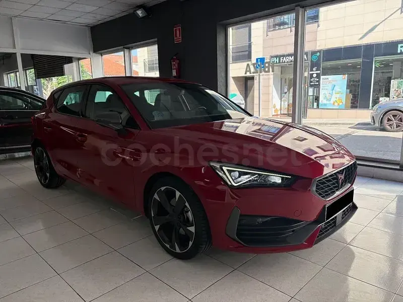 Usado Cupra Leon 150 CV (110 kW) 2023 Rojo Berlina