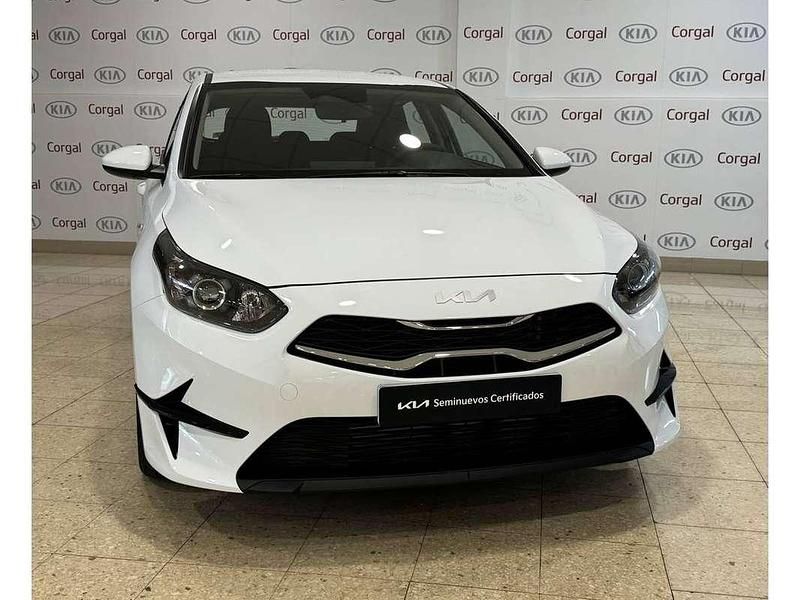 Blanco Usado 2024 Kia Ceed Utilitario | 19.950 € (Precio justo) - Imagen 1/4