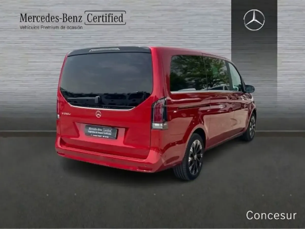 Usado Mercedes V250 Avantgarde 190 CV (139 kW) 2025 Rojo Monovolumen