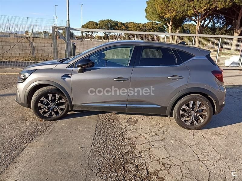 Usado Renault Captur Techno 145 CV (106 kW) 2023 Gris / plata SUV
